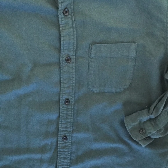 Uniqlo Hunter Green Flannel Button Down No Collar - Picture 5 of 6